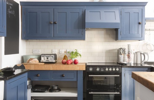 Mullion House | Henscath House's characterful and spacious design perfectly caters for family and friends