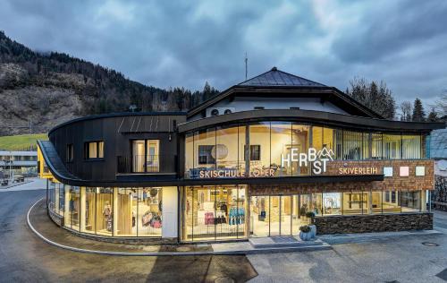 Lofer Apartment | Herbst Wohnerlebnis