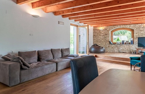 Castelletto d'Erro House | Here we are talking about a huge estate with private pool and magnificent views of the hilly landsca
