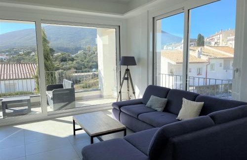 Cadaques House | HERETAT - Casa con garaje a 5 minutos del centro
