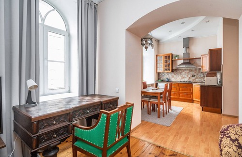 Old Town Apartment | Heritage 1 Bedr Apartment by the Gates of Dawn
