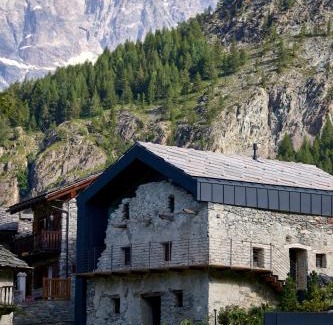 Valtournenche House | Heritage Carrel