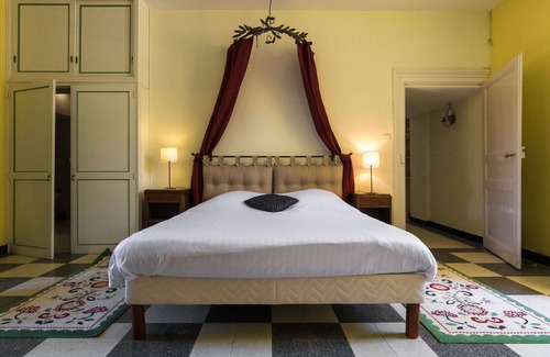 Chalais Apartment | Heritage Castle in Chaleix with Shared Pool