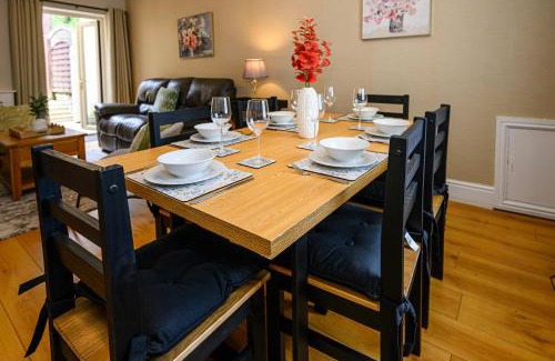 Trehafod House | Heritage Cottage In Stunning Rhondda Valley With Amazing Views By StayStaycations