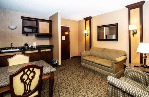 East York Hotel | Heritage Hills Golf Resort