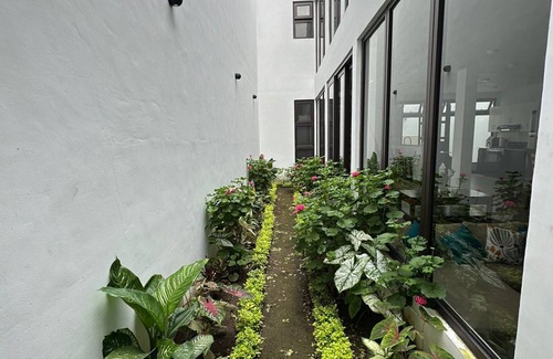 Jocotenango House | Hermosa casa, con Parqueo propio, Ideal para pasar momentos en familia o pareja.