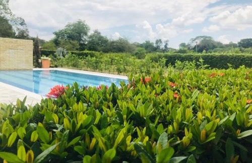 Melgar House | Hermosa Casa de campo grande con aire acon,wifi,piscina,billar !villa ensueño !