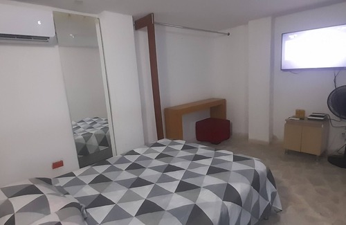 Metropolitana House | Hermosa Casa Para Huéspedes muy Central