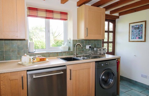 Bromlow Cottage | HERON COTTAGE, pet friendly, with open fire in Hope, Shropshire