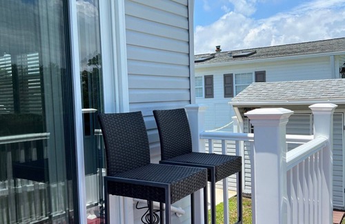 Assateague Pointe House | Heron Hut - 2 bdrm, 1 bath home on quite pond with private WIFI