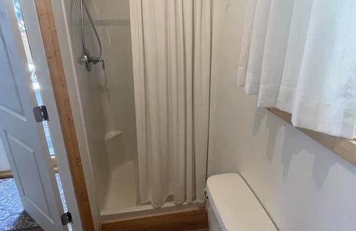 Hornby Island Apartment | Heron Rocks Lookout: Ocean view studio and patio 10 min walk to beach