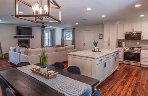 Ferriday House | Heron's Cove Lake House with dock and kayaks