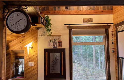 Lummi Island Cabin | Heron's Nest Treehouse · Cozy and Beautiful Island Treehouse with cedar hot tub