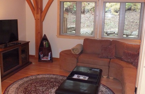 Tuwanek Cottage | Herons Return Cottage Peaceful Charm Right On The Cove License STR0216