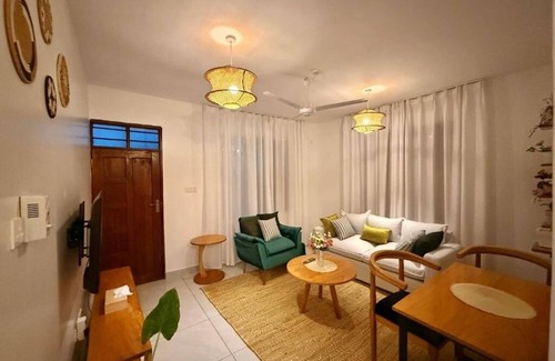 Mombasa Apartment | HERQIRO RESIDENCE Mombasa : One-Bedroom Standard Beach Road Apartment