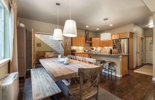 Quandary Village Cabin | Heuston Haus Summary: