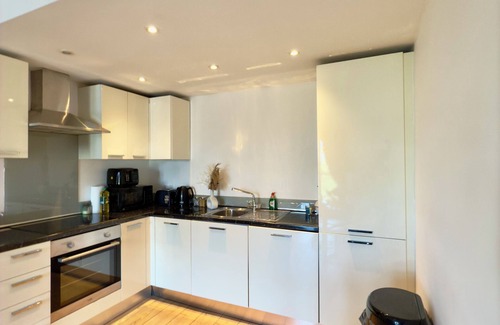 Bloxwich Apartment | HF Suite-The Sage-NEC, Birmingham Airport, Edgbaston, Bullringnn1 Bed Apartment