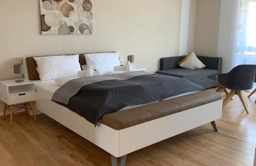 Neustadt-Hambach Hotel | HGH - Hotel Garni Helbig