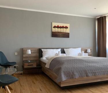 Neustadt-Hambach Hotel | HGH - Hotel Garni Helbig