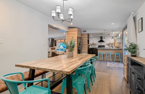 Vista House | HGTV Style Coastal Retreat! Close to Legoland, Zoo, Beaches and More!