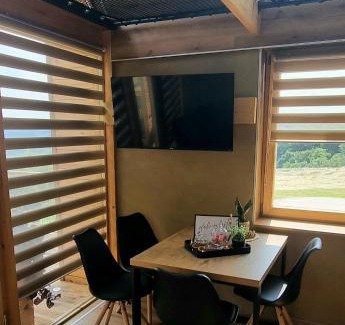 Tisina House | Hiška pod črešnjo