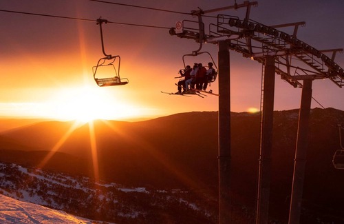 Thredbo Ski Chalet | Hi Plains Garadyigan Chalet is nestled in the natural bush setting of Woodridge