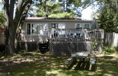 Lake Delton Cottage | Hiawatha Haus on Lake Delton