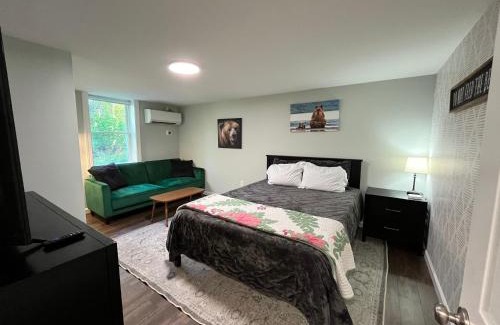 Winston - Salem Apartment | Hibernation Station - No Cave Required