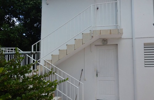 Malendure House | Hibiscus Apartment