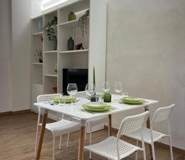 Sanremo Apartment | Hibiscus Central Apartment