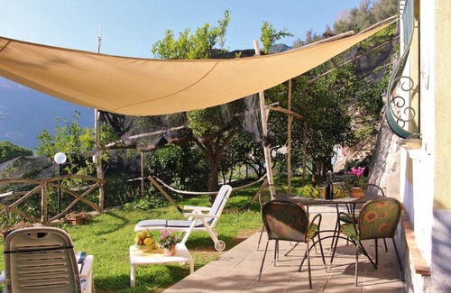 Minori House | HIBISCUS HOUSE ON THE LEMON TRAIL