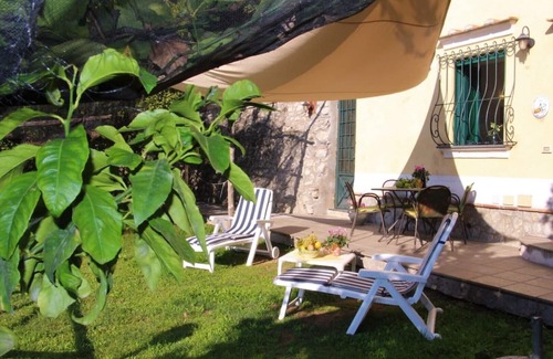 Minori House | HIBISCUS HOUSE ON THE LEMON TRAIL