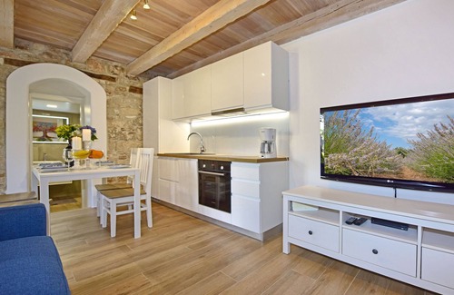 Labinci House | Hibiskus by Interhome