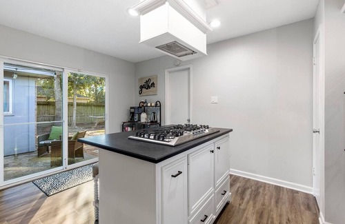 The Woodlands House | Hickory Haven-CLEAN-Updated - The Woodlands - Private home