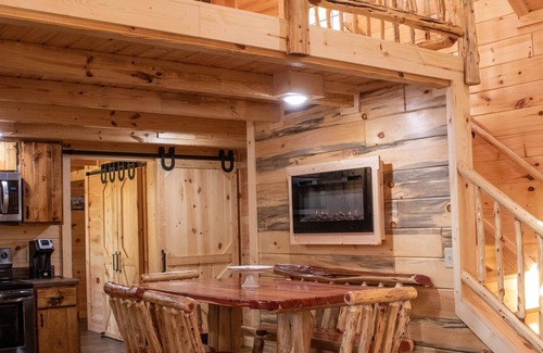 Elizaville Cabin | Hickory Ridge Cabin | 3 Bed, 2 Bath