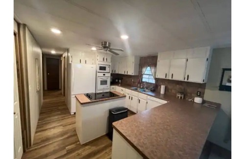 Longtown Cabin | Hickory Sands Water View Cabin at Lake Eufaula.