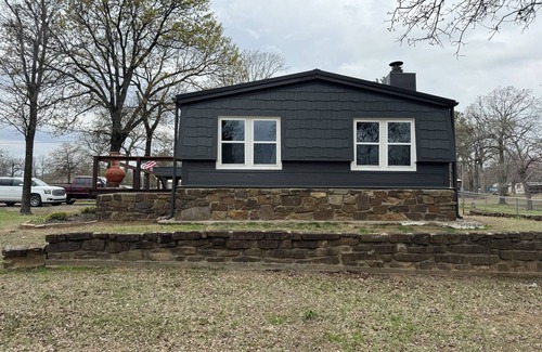 Longtown Cabin | Hickory Sands Water View Cabin at Lake Eufaula.