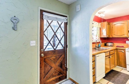 Girvan House | Hidden Charm- 3 bed-2 Bath, Pool & Game room