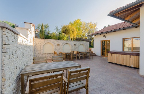 Gyorujbarat Villa | Hidden corner of tranquillity – Recreation in the idyllic Győrújbarát