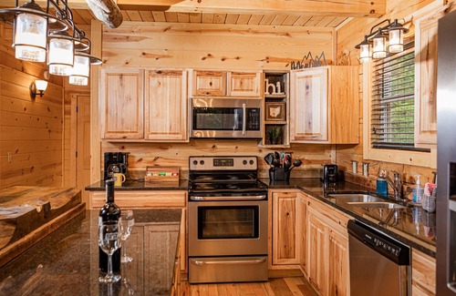 Creola Cabin | Hidden Creek Lodge by The Inn & Spa at Cedar Falls