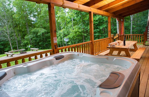 Creola Cabin | Hidden Creek Lodge by The Inn & Spa at Cedar Falls