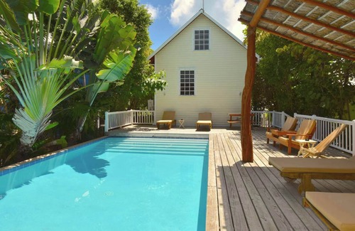 Caye Caulker House | Hidden Gem Cabana Pool AC Dock Access Paddleboards-Sleeps 5