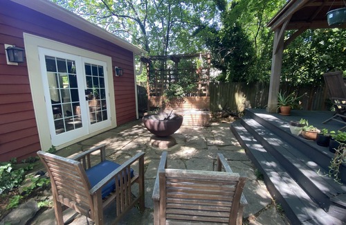 Commonwealth Apartment | Hidden Gem in the Heart of Plaza Midwood