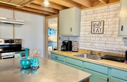 Berkeley Springs Cabin | Hidden Gem in the woods with hot tub