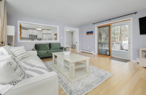 Holbrook House | Hidden Gem Lake House 3 BR, 2.5 BA, 6 ppl