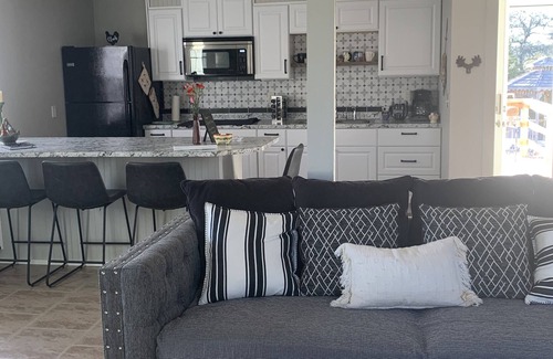 Kerrville Cottage | Hidden Gem located in the beautiful Hill Country Texas