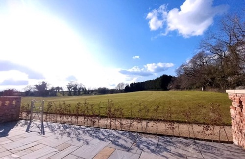 Cheshire West and Chester Cottage | "Hidden gem". Luxury rural retreat, close to Chester city, and many attractions.