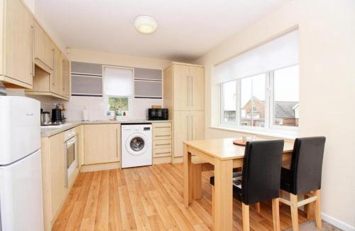 Ollerton Apartment | Hidden Gem of Newark - Sleeps 6