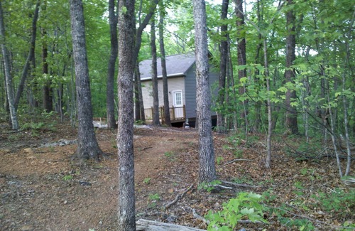 Cleveland Cabin | Hidden Gem - Privacy, Tranquility