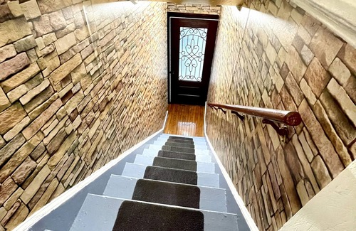 Hyde Park House | Hidden Gem right in the city of Boston!